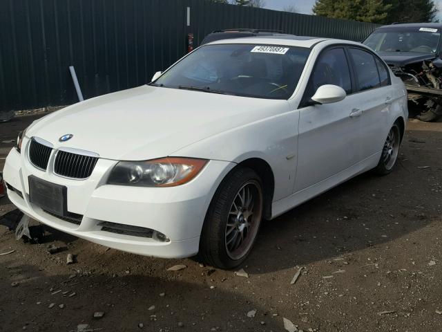 WBAVA33597PG39829 - 2007 BMW 328 I WHITE photo 2