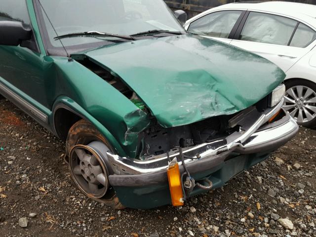 1GNDT13W8X2139555 - 1999 CHEVROLET BLAZER GREEN photo 9