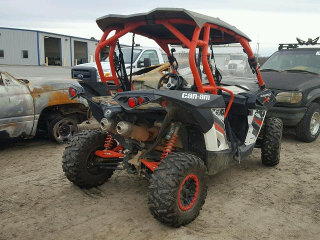 3JBPVAP22GJ000123 - 2016 CAN-AM MAVERICK X WHITE photo 4