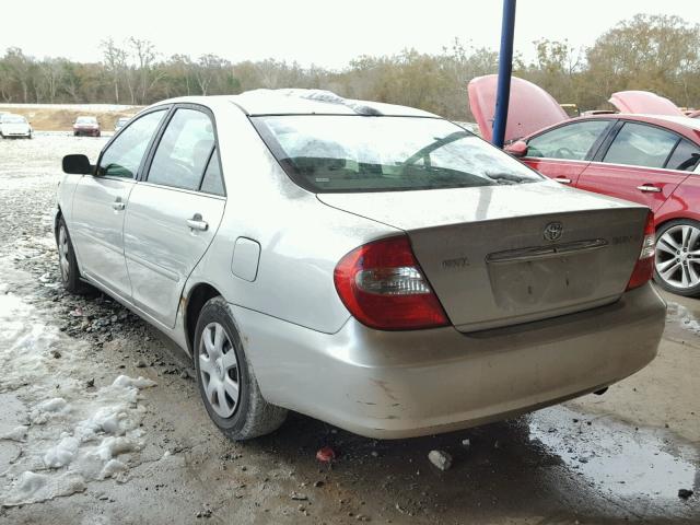 4T1BE32K62U506692 - 2002 TOYOTA CAMRY LE ვერცხლისფერი ფოტო 3