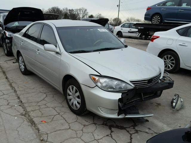 4T1BE32K75U945226 - 2005 TOYOTA CAMRY LE SILVER photo 1