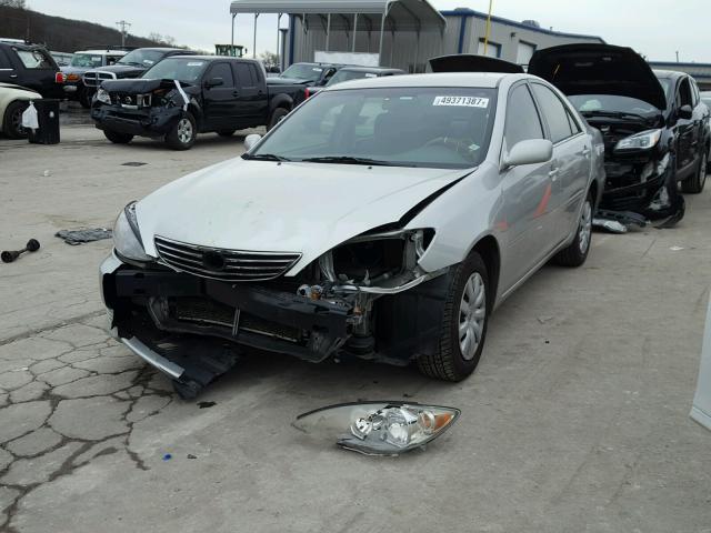 4T1BE32K75U945226 - 2005 TOYOTA CAMRY LE SILVER photo 2