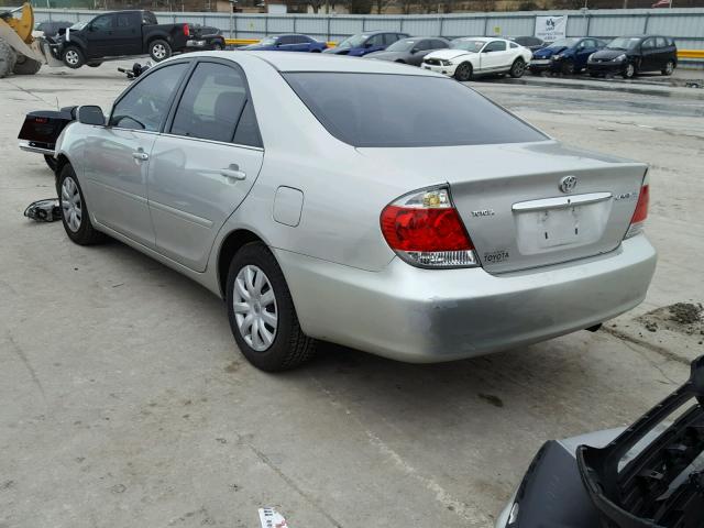 4T1BE32K75U945226 - 2005 TOYOTA CAMRY LE SILVER photo 3