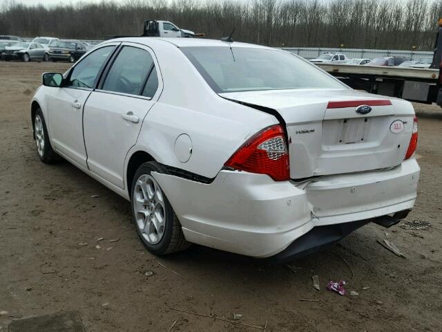 3FAHP0HA7BR260531 - 2011 FORD FUSION SE WHITE photo 3