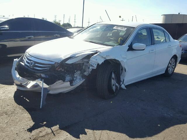 1HGCP2F34BA033913 - 2011 HONDA ACCORD LX WHITE photo 2