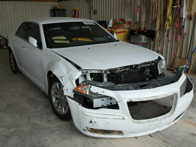 2C3CCAAG2DH588611 - 2013 CHRYSLER 300 WHITE photo 1