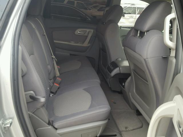 1GNKREED7BJ324624 - 2011 CHEVROLET TRAVERSE L SILVER photo 6