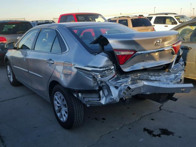 4T4BF1FK3GR576319 - 2016 TOYOTA CAMRY LE ვერცხლისფერი ფოტო 3