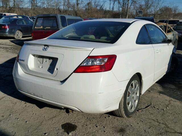 2HGFG12698H564798 - 2008 HONDA CIVIC LX WHITE photo 4