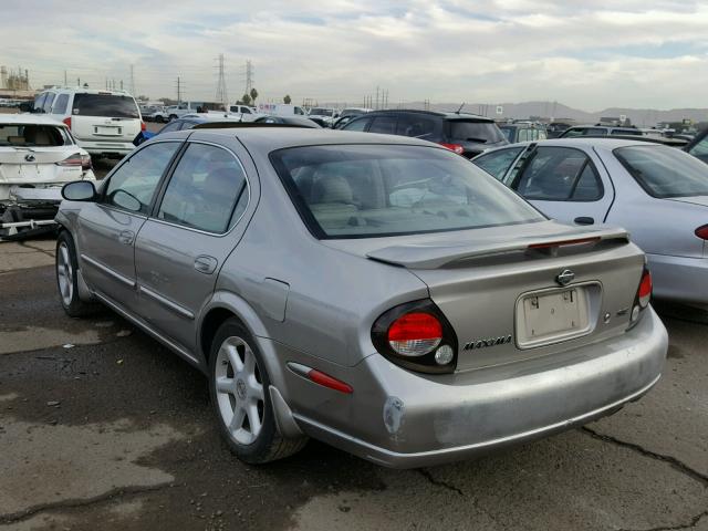 JN1CA31A51T315382 - 2001 NISSAN MAXIMA GXE SILVER photo 3