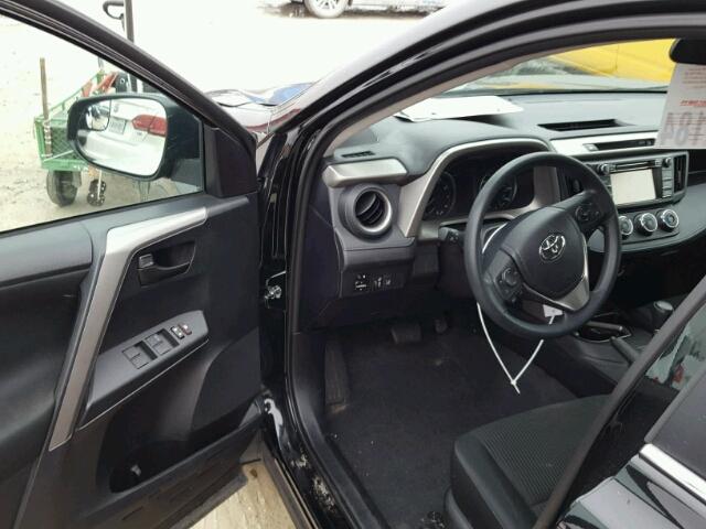 2T3ZFREV3HW355752 - 2017 TOYOTA RAV4 LE Qara foto 9