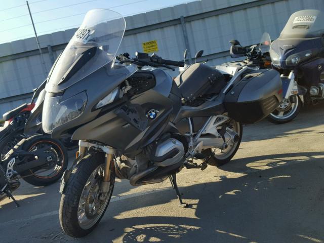 WB10A1301FZ192836 - 2015 BMW R1200 RT GRAY photo 2