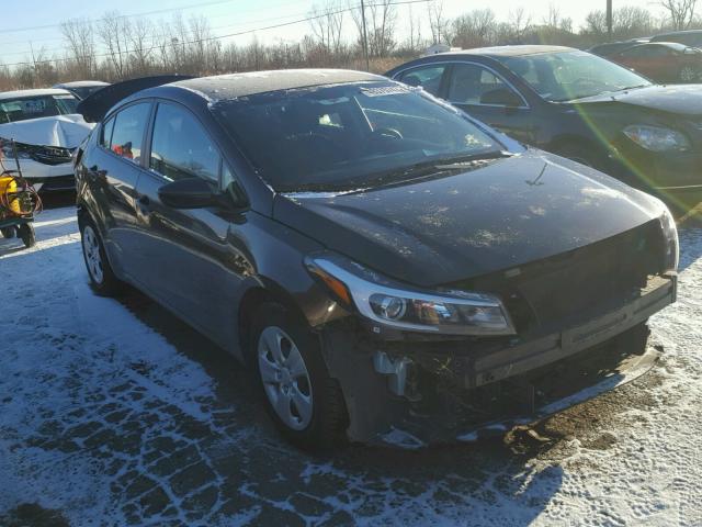 3KPFK4A7XHE046185 - 2017 KIA FORTE LX BLACK photo 1