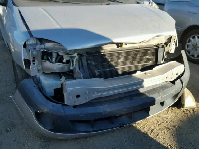 2FMZA57644BA40707 - 2004 FORD FREESTAR S SILVER photo 9