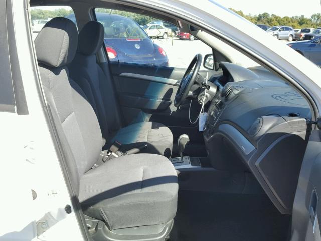 KL1TD5DE5AB090117 - 2010 CHEVROLET AVEO LS WHITE photo 5