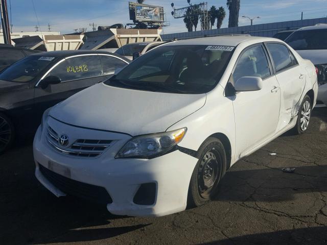 5YFBU4EE8DP162642 - 2013 TOYOTA COROLLA BA WHITE photo 2