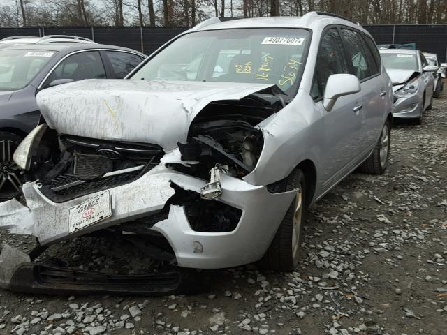 KNAFG526277105674 - 2007 KIA RONDO LX SILVER photo 2