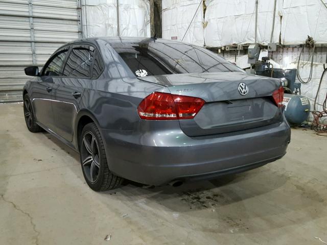1VWAP7A38DC032455 - 2013 VOLKSWAGEN PASSAT S Gris foto 3