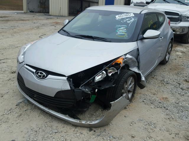 KMHTC6AD8GU303051 - 2016 HYUNDAI VELOSTER B SILVER photo 2