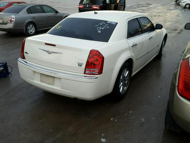 2C3KA63H98H220615 - 2008 CHRYSLER 300C CREAM photo 4