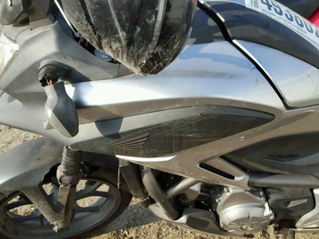 JH2RC6353CK000230 - 2012 HONDA NC700X SILVER photo 9