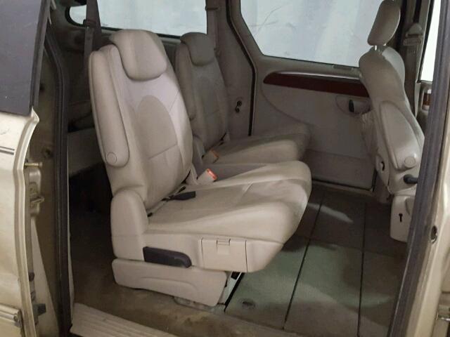 2A4GP64L06R661019 - 2006 CHRYSLER TOWN & COU TAN photo 6