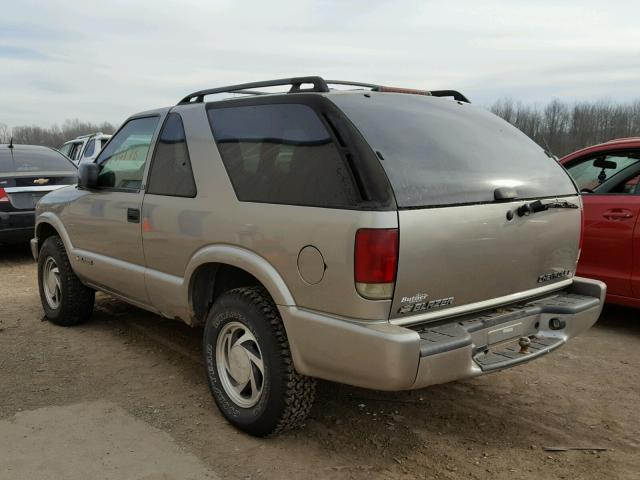 1GNCT18W72K166579 - 2002 CHEVROLET BLAZER BROWN photo 3