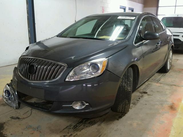 1G4PP5SK2D4233300 - 2013 BUICK VERANO CHARCOAL photo 2