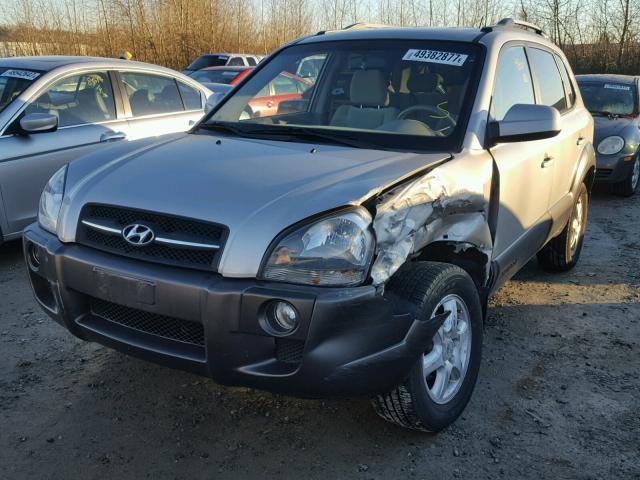 KM8JN72D95U050731 - 2005 HYUNDAI TUCSON GLS SILVER photo 2