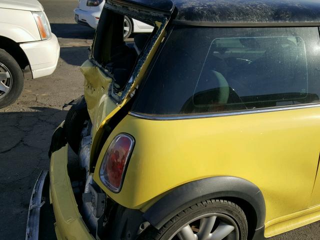 WMWRE33475TD98631 - 2005 MINI COOPER S YELLOW photo 9