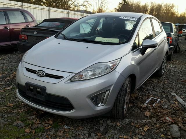 3FADP4FJ9BM145922 - 2011 FORD FIESTA SES SILVER photo 2