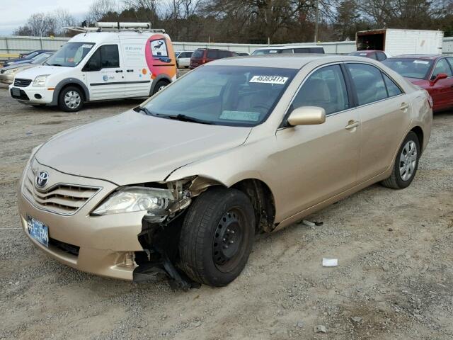 4T4BF3EK9BR114692 - 2011 TOYOTA CAMRY BASE GOLD photo 2