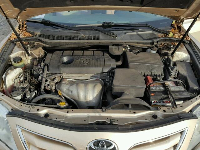 4T4BF3EK9BR114692 - 2011 TOYOTA CAMRY BASE GOLD photo 7