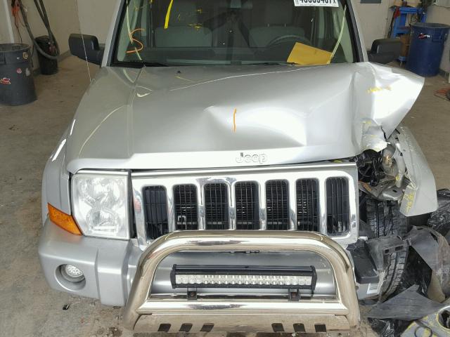 1J8HG48P47C529430 - 2007 JEEP COMMANDER SILVER photo 7