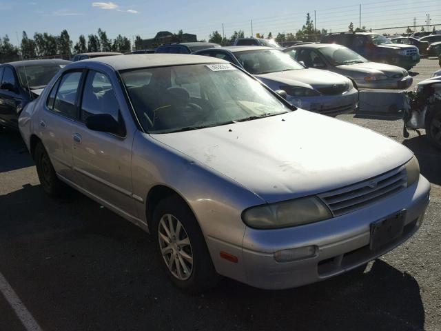 1N4BU31D5SC131108 - 1995 NISSAN ALTIMA XE SILVER photo 1