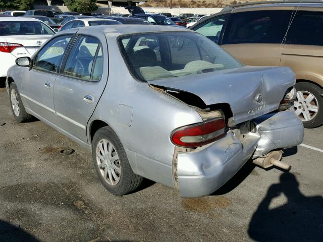 1N4BU31D5SC131108 - 1995 NISSAN ALTIMA XE SILVER photo 3