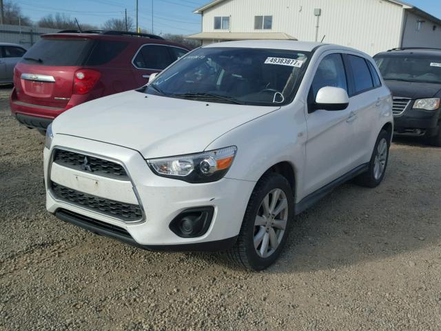 4A4AR3AU4DE006611 - 2013 MITSUBISHI OUTLANDER WHITE photo 2