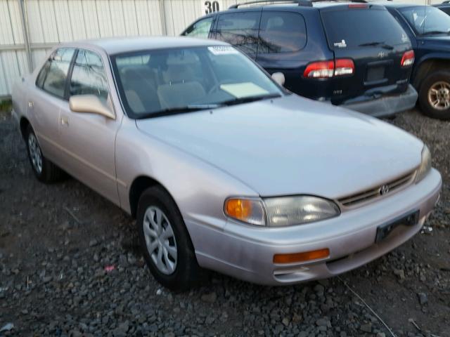 4T1BF12K5TU125662 - 1996 TOYOTA CAMRY LE GOLD photo 1