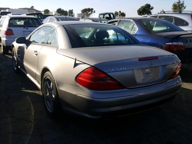 WDBSK75F13F034392 - 2003 MERCEDES-BENZ SL 500R GRAY photo 3