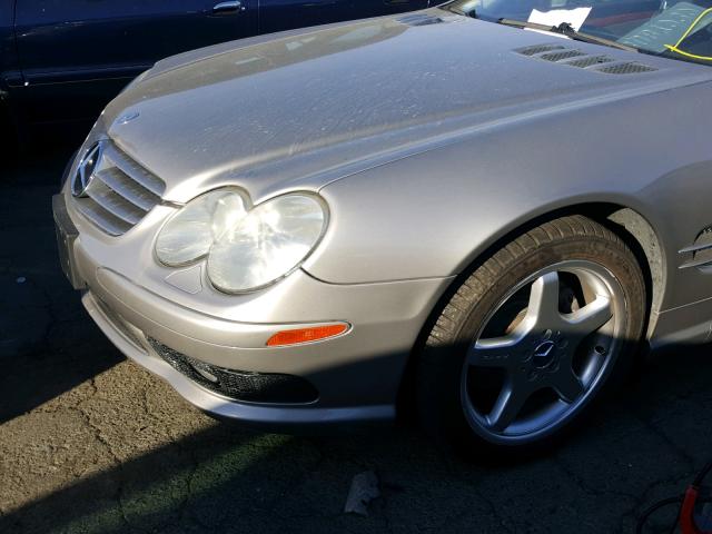 WDBSK75F13F034392 - 2003 MERCEDES-BENZ SL 500R GRAY photo 9