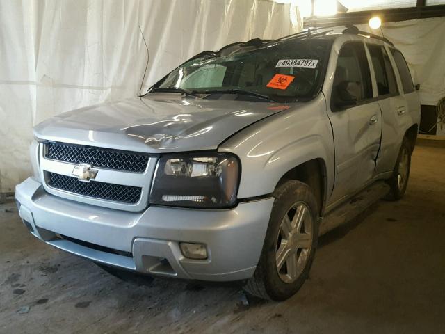 1GNDT13S372200291 - 2007 CHEVROLET TRAILBLAZE SILVER photo 2