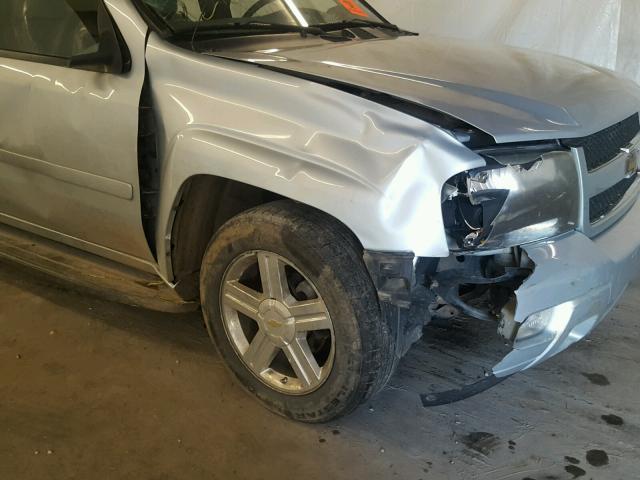 1GNDT13S372200291 - 2007 CHEVROLET TRAILBLAZE SILVER photo 9