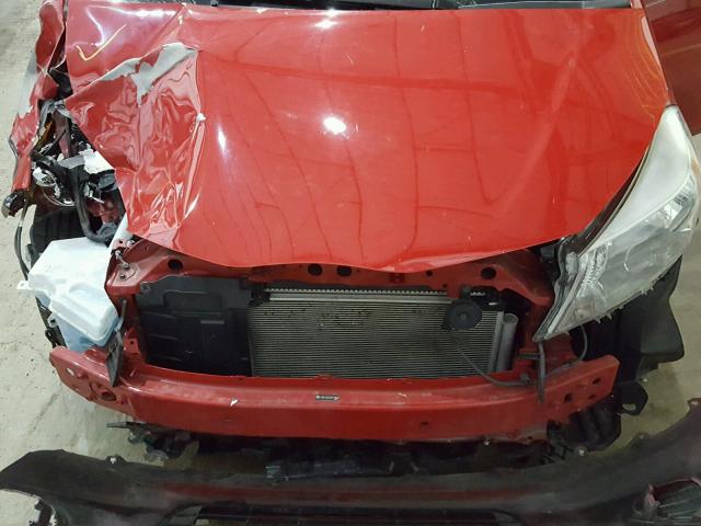 JTDKTUD34CD518802 - 2012 TOYOTA YARIS RED photo 7