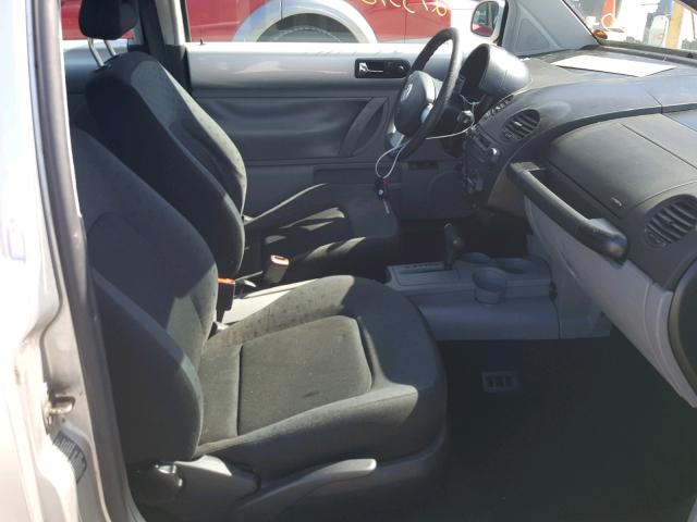 3VWBS21C31M402095 - 2001 VOLKSWAGEN NEW BEETLE Gümüş foto 5