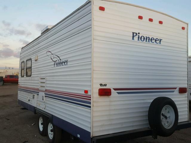 1EB1T182X41591248 - 2004 FLEE PIONEER WHITE photo 3