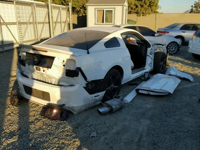 1ZVBP8CF0D5283654 - 2013 FORD MUSTANG GT WHITE photo 4