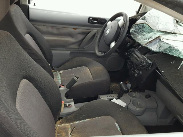 3VWBK31CX5M418144 - 2005 VOLKSWAGEN NEW BEETLE ვერცხლისფერი ფოტო 5