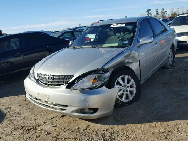 4T1BE32K23U257163 - 2003 TOYOTA CAMRY LE GRAY photo 2