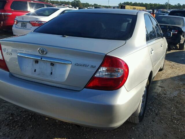 4T1BE32K23U257163 - 2003 TOYOTA CAMRY LE GRAY photo 4