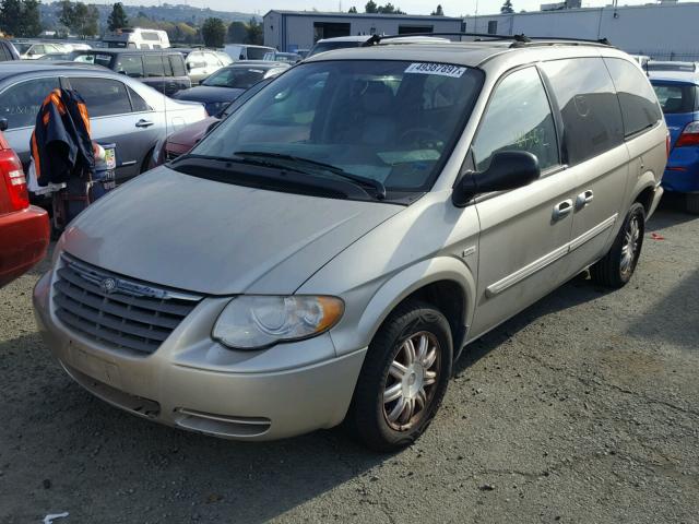 2C4GP54L65R280127 - 2005 CHRYSLER TOWN & COU BEIGE photo 2